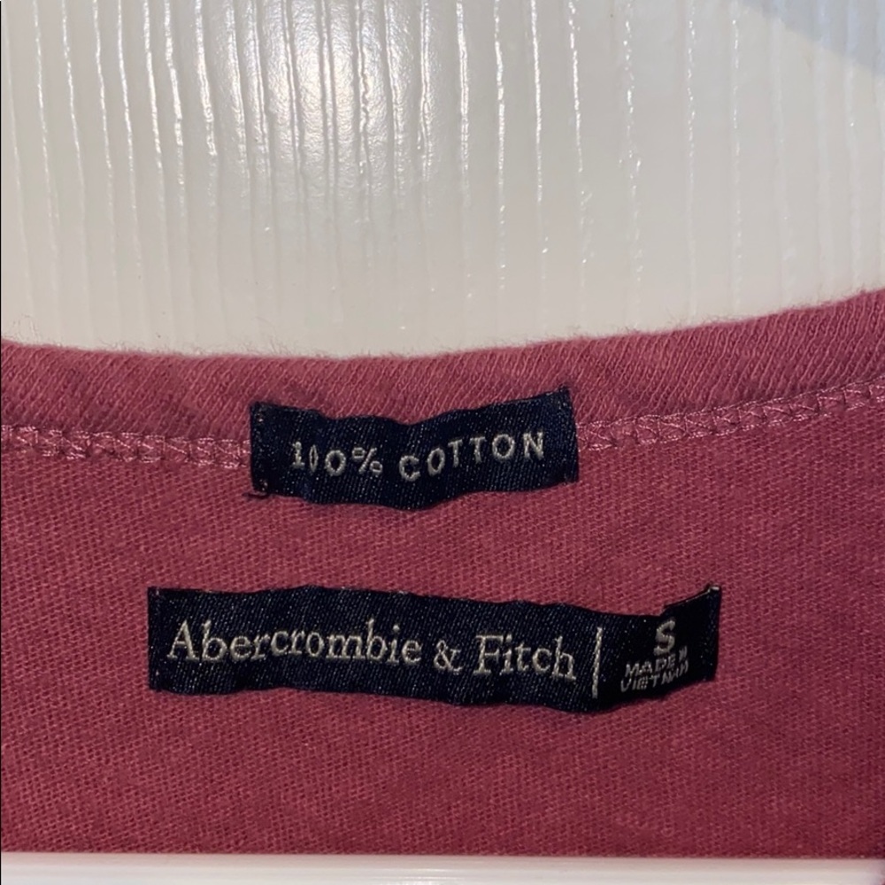Red tee - Picture 5 of 6